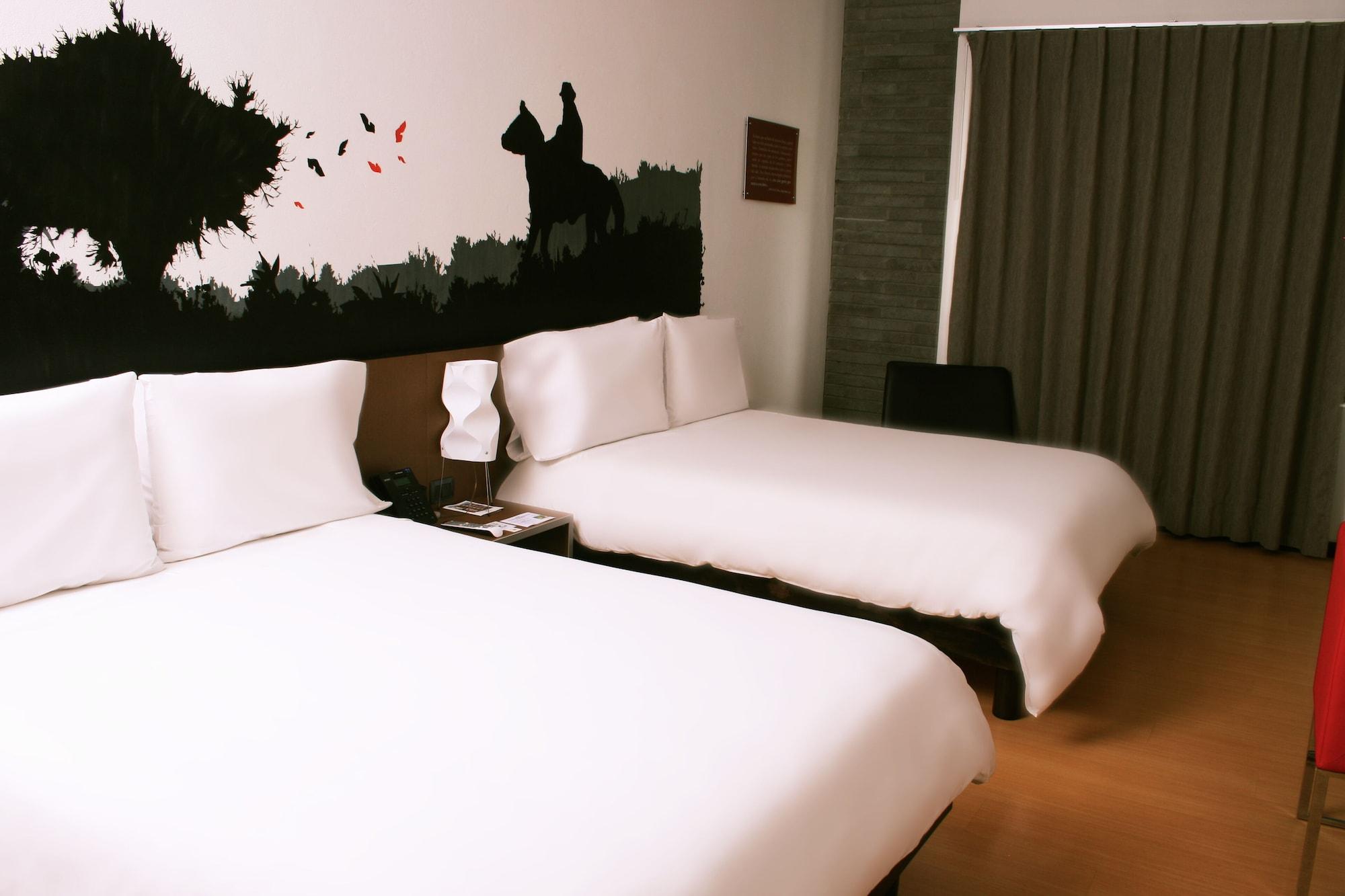 Hotel Viaggio Nueve Tres ボゴタ エクステリア 写真