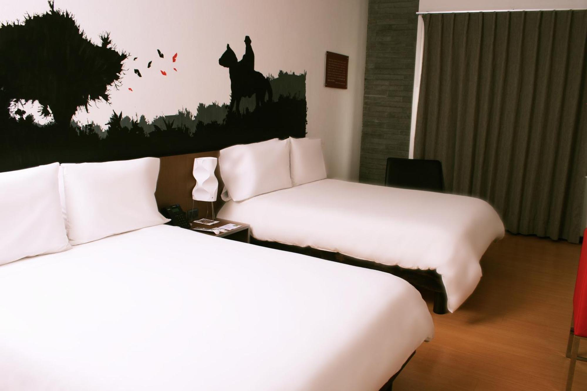 Hotel Viaggio Nueve Tres ボゴタ エクステリア 写真